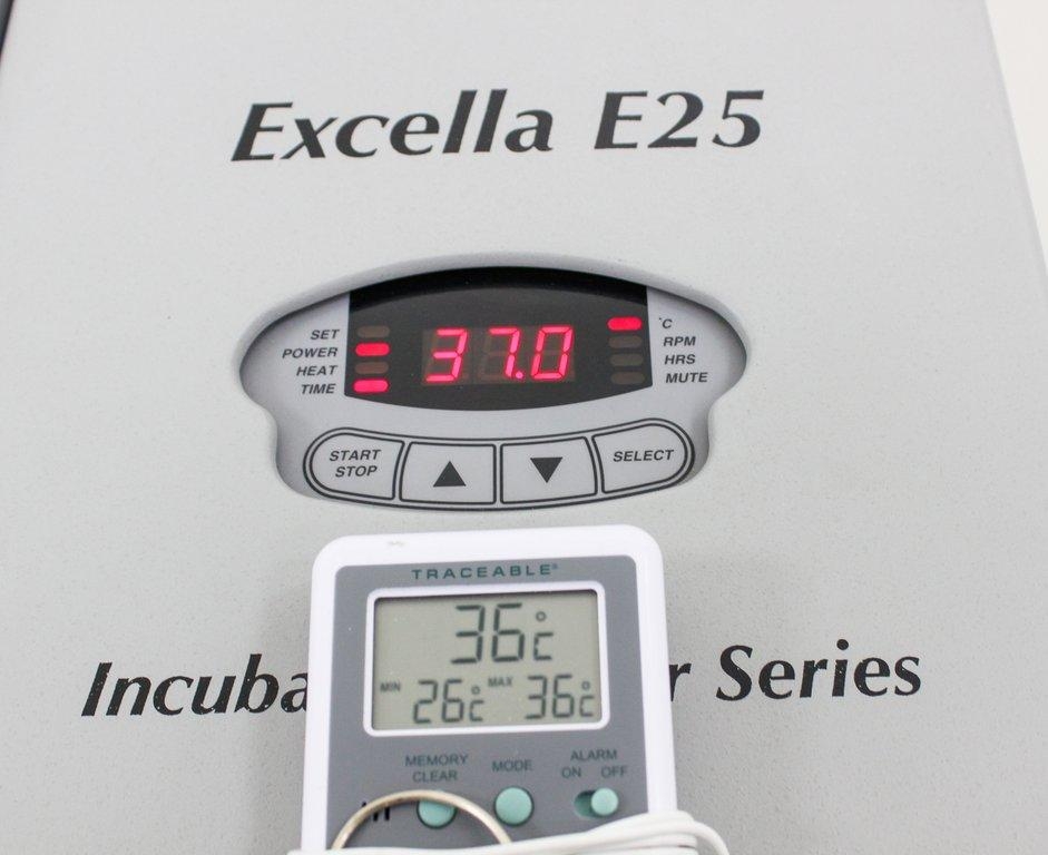 New Brunswick Excella E25 Incubator Shaker Efficient Temp Control 37C