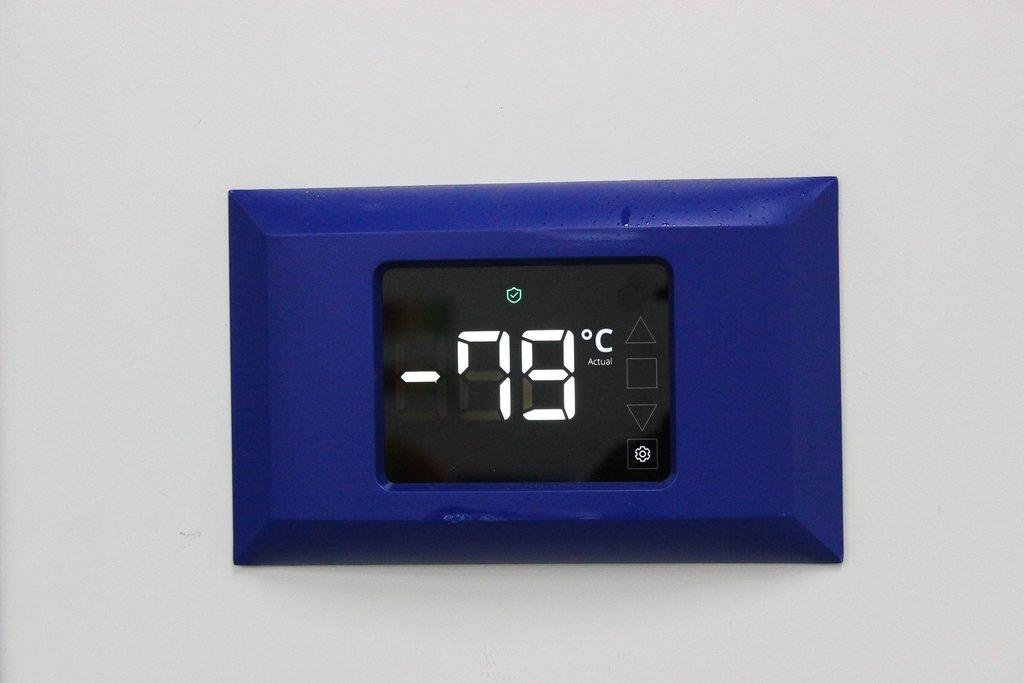 Thermo IUE40086FA Ultra Low Freezer -86C 19.4 cu.ft. Efficient Storage