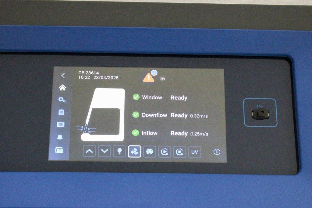 Thermo Herasafe 2030i Biosafety Cabinet Class II A2 4ft with UV Technology