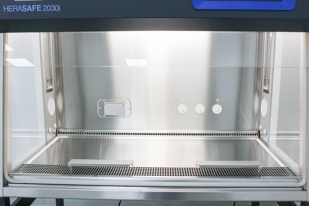 Thermo Herasafe 2030i Biosafety Cabinet Class II A2 4ft with UV Technology