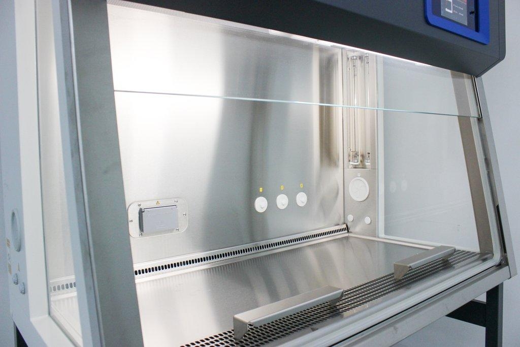 Thermo Herasafe 2030i Biosafety Cabinet Class II A2 4ft with UV Technology