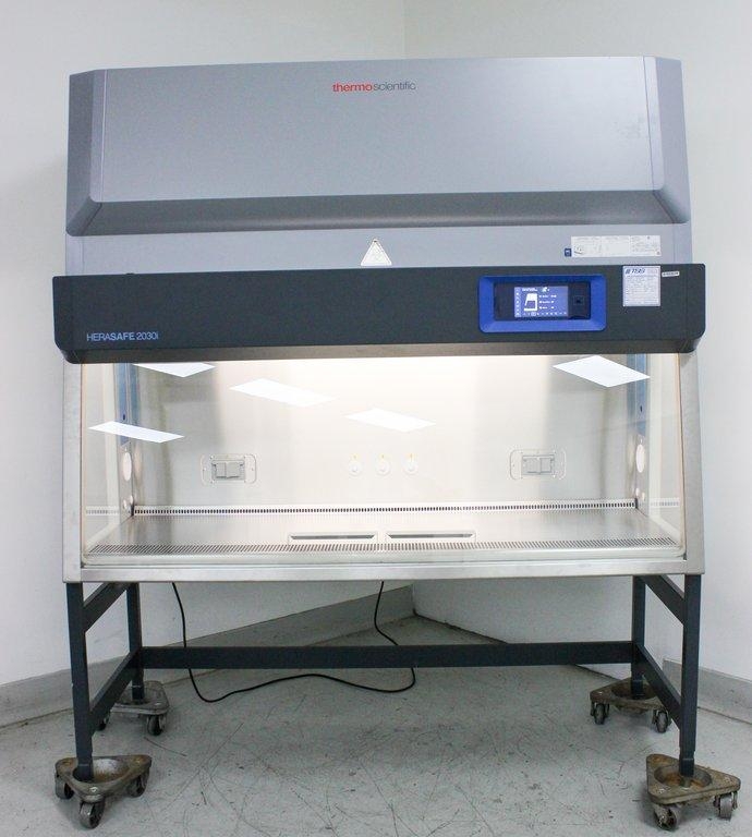 Thermo Herasafe 2030i Biosafety Cabinet 6 ft With UV Technology Fair Condition