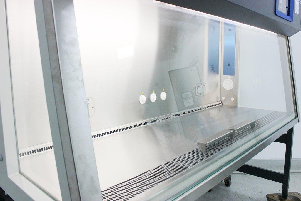 Thermo Herasafe 2030i Biosafety Cabinet 6 ft With UV Technology Fair Condition