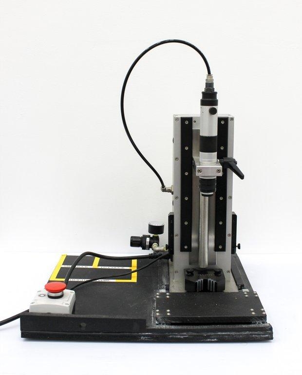 Flexicon FC32 Semi Automatic Liquid Filling Capping Machine 120V 60Hz Good