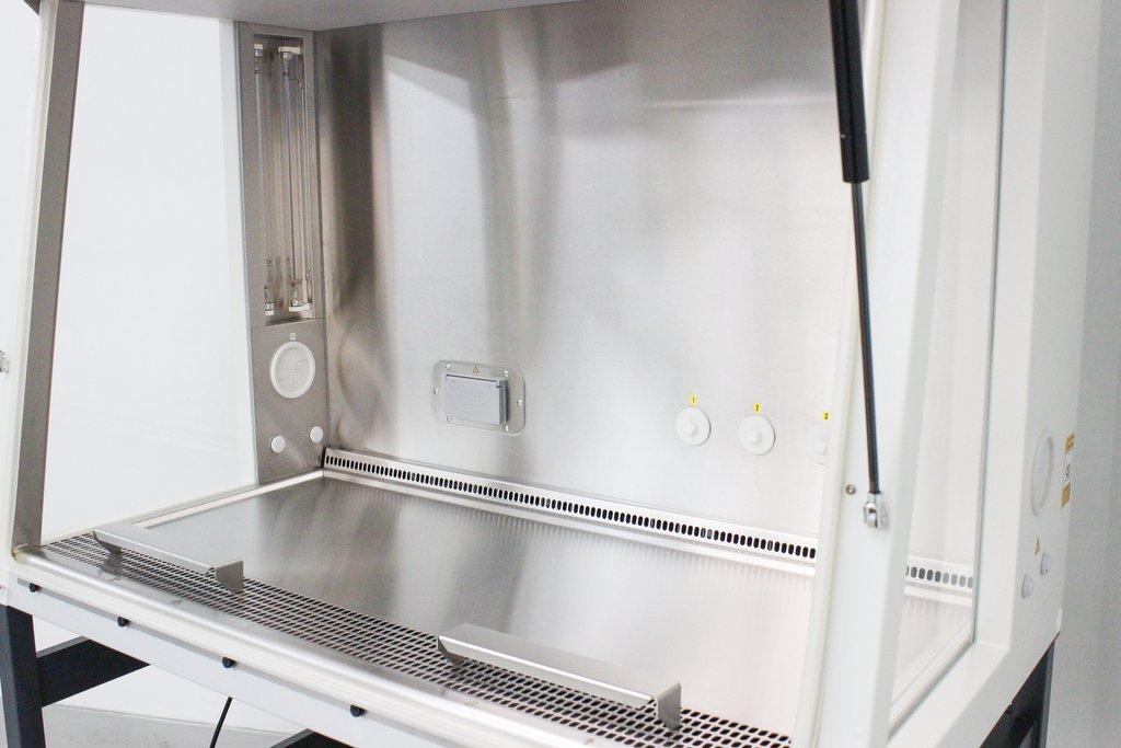 Thermo Herasafe 2030i BSC Class II A2 Includes Stand 2021 Model 120V
