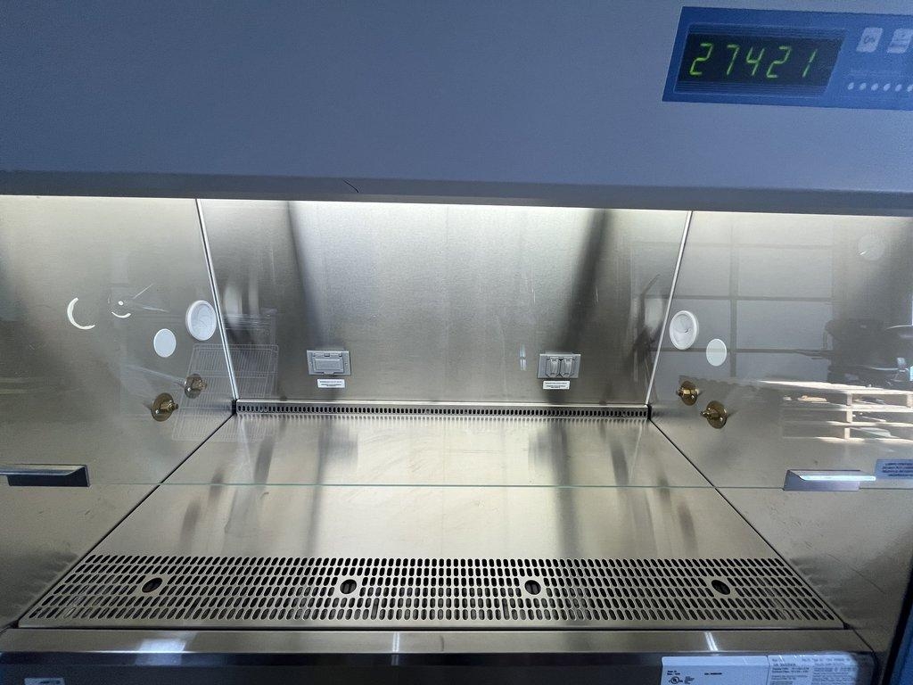 Thermo 1300 Series A2 Bio Safety Cabinet 4ft Class II Lab Hood