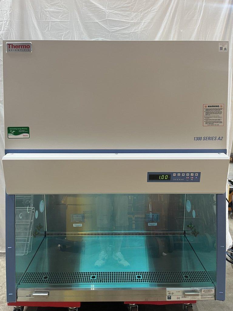 Thermo 1300 Series A2 Bio Safety Cabinet 4ft Class II Lab Hood