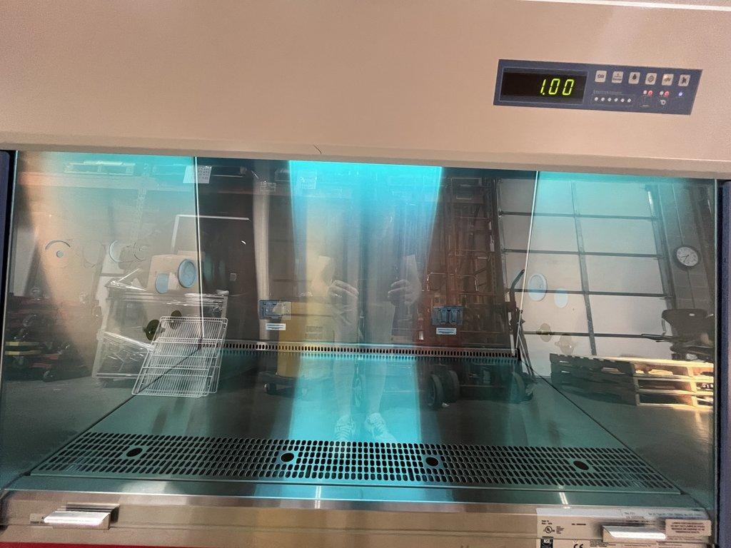 Thermo 1300 Series A2 Bio Safety Cabinet 4ft Class II Lab Hood