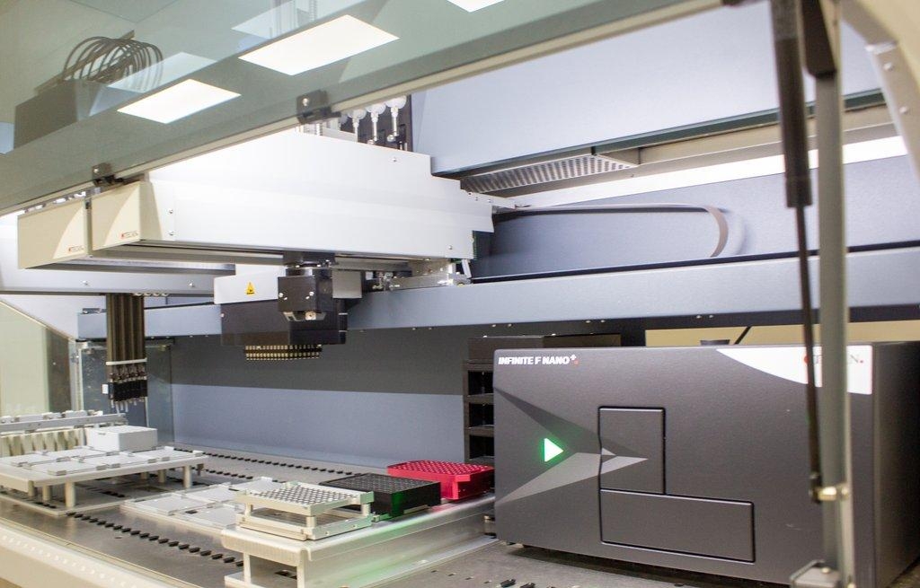 Tecan Freedom EVO 200 Liquid Handling Robotic Platform Automated ELISA