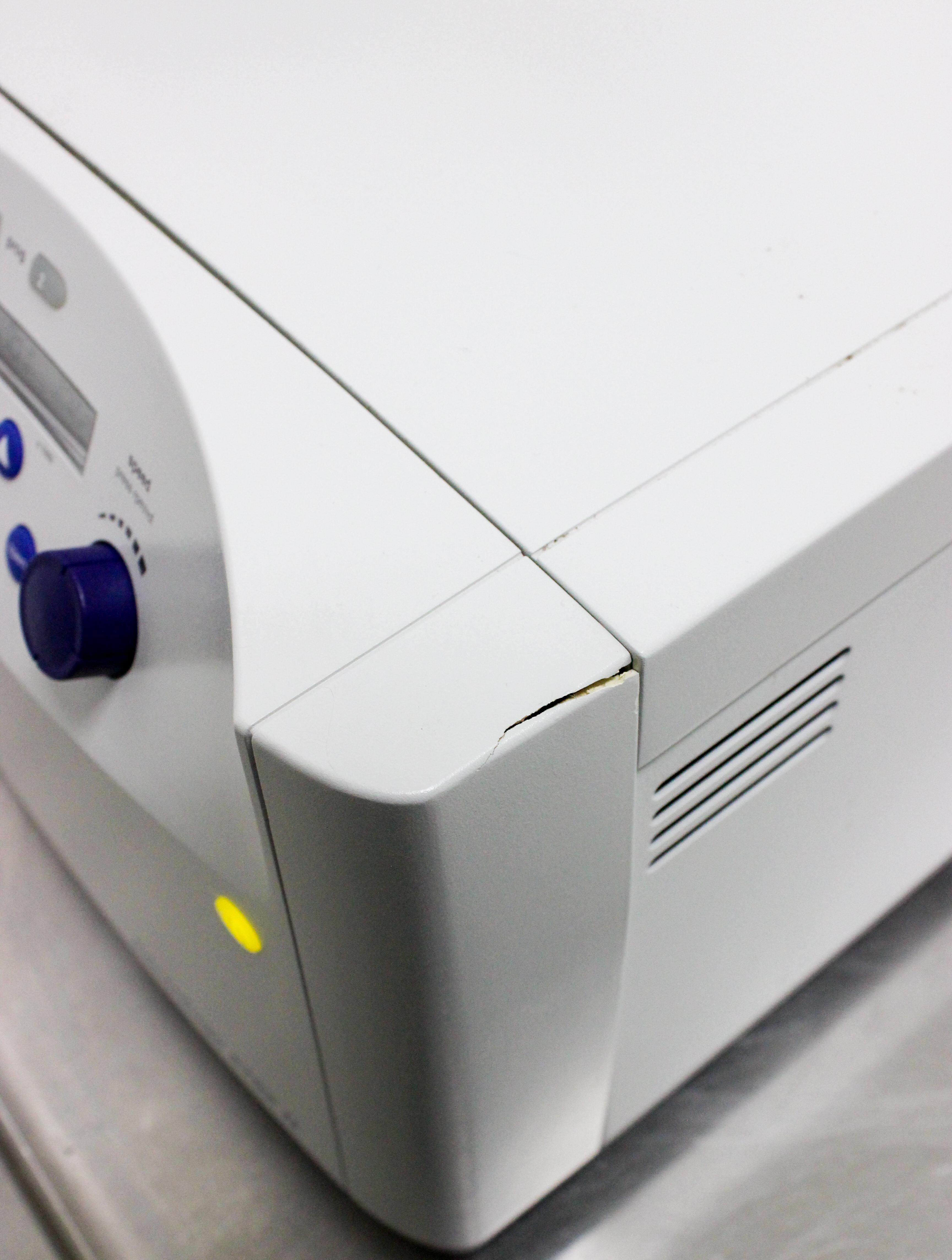 Eppendorf 5702R Centrifuge Refrigerated Benchtop Centrifuge 4000 RPM 100mL Capacity