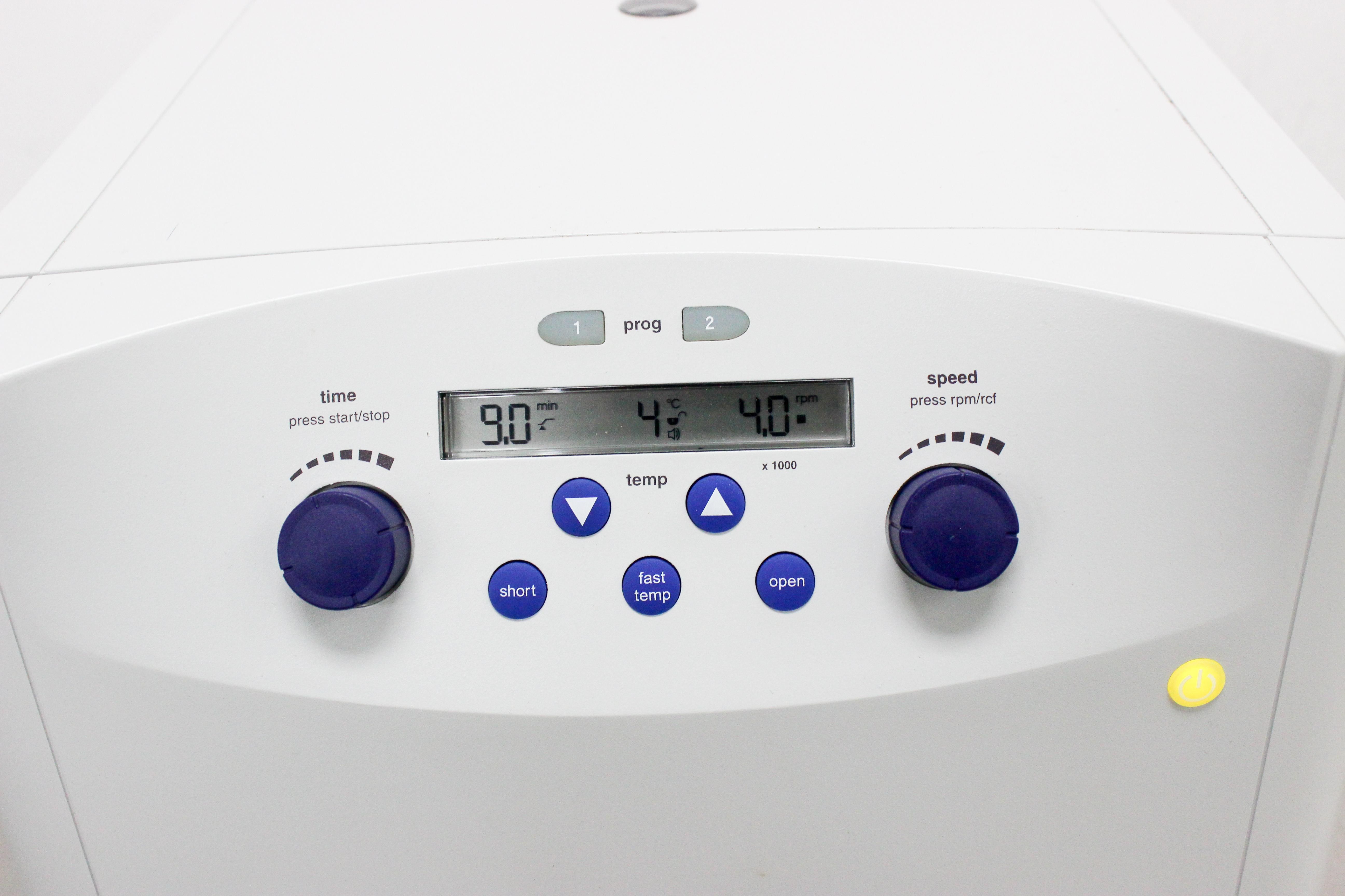 Eppendorf 5702R Centrifuge Refrigerated Benchtop Centrifuge 4000 RPM 100mL Capacity