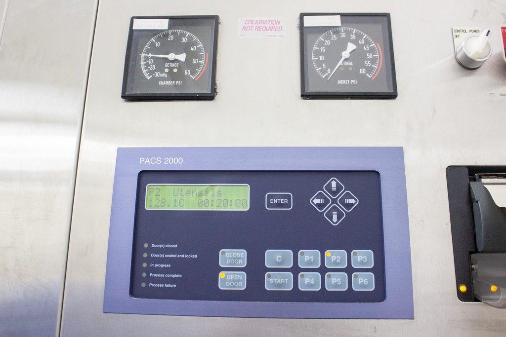 Getinge GE 510 ARI VAC P2200 Autoclave Steam Sterilizer Functional Tested