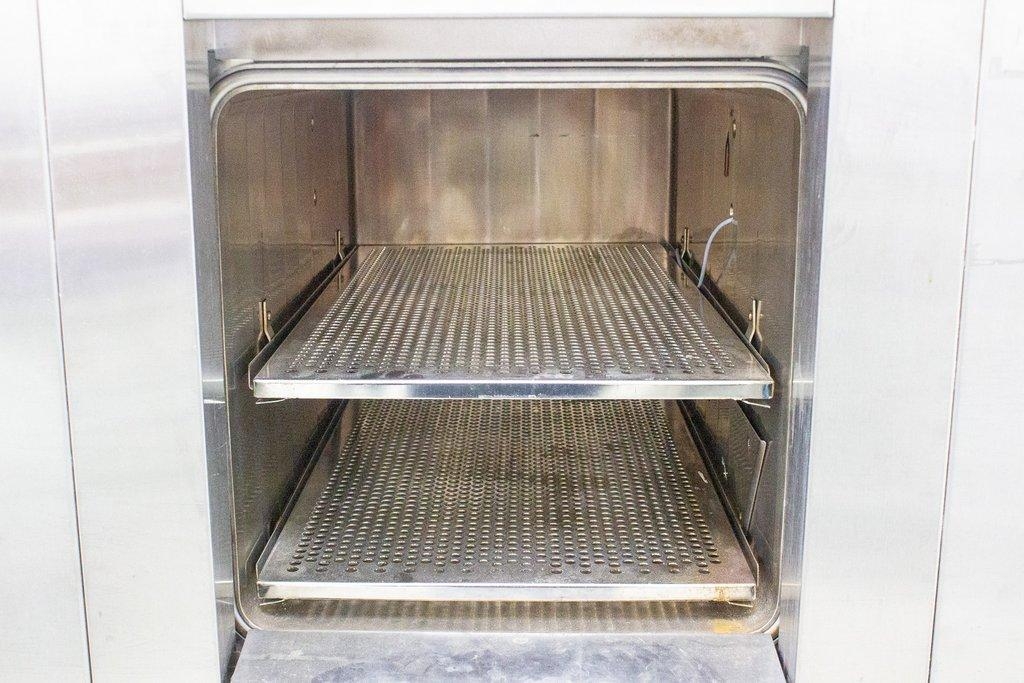 Getinge GE 510 ARI VAC P2200 Autoclave Steam Sterilizer Functional Tested