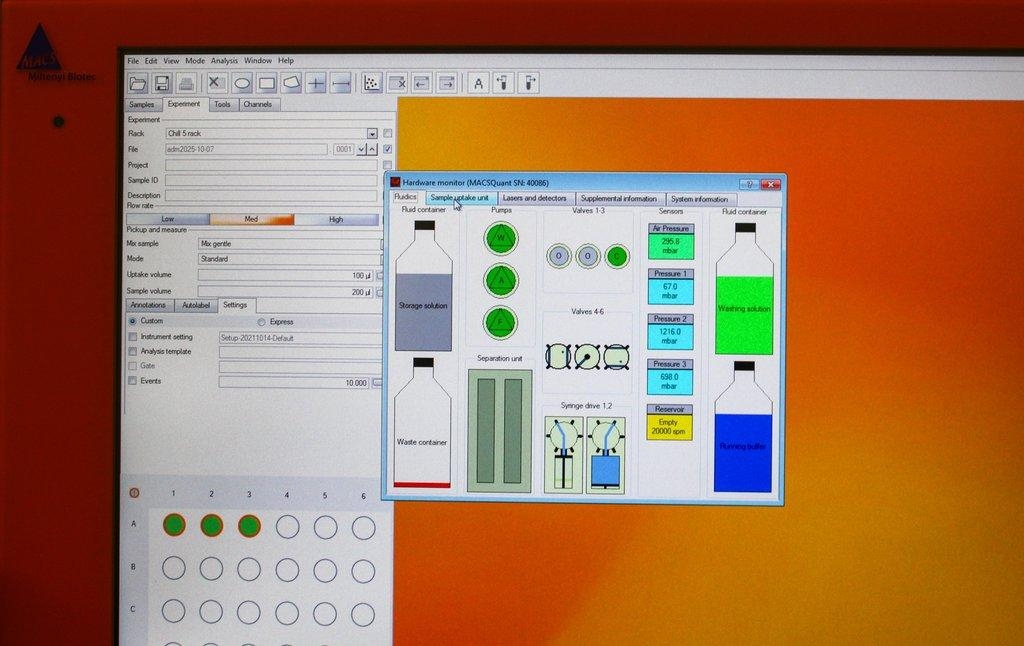 Macs MACSQuant Analyzer 16 Cell Analyzer Powers On Good Condition