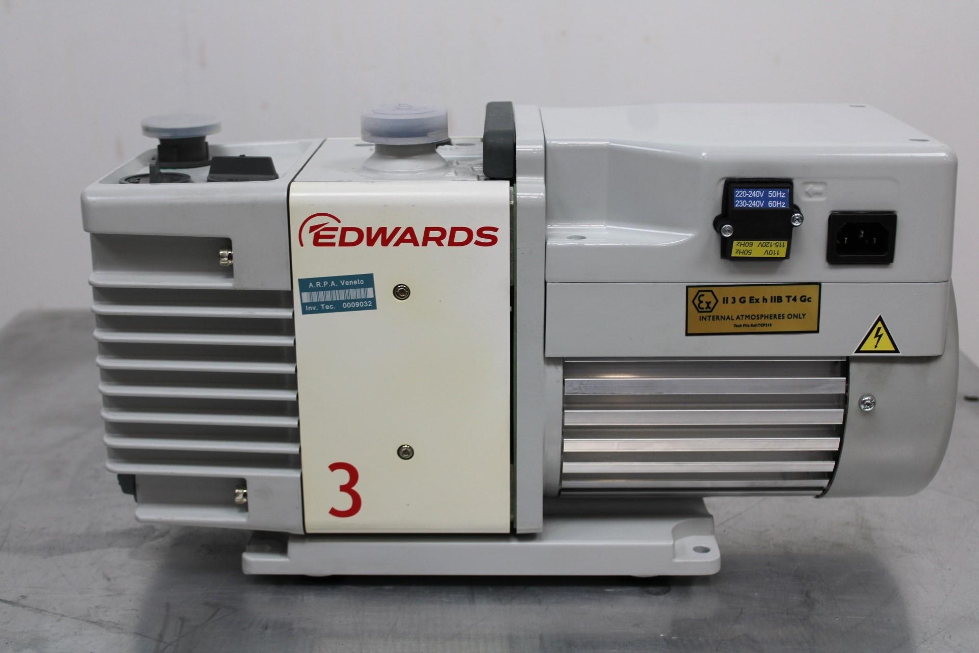Edwards RV3 Finnigan Rotary Vane Vacuum Pump, Oil Sealed, 220-240V, 50/60Hz