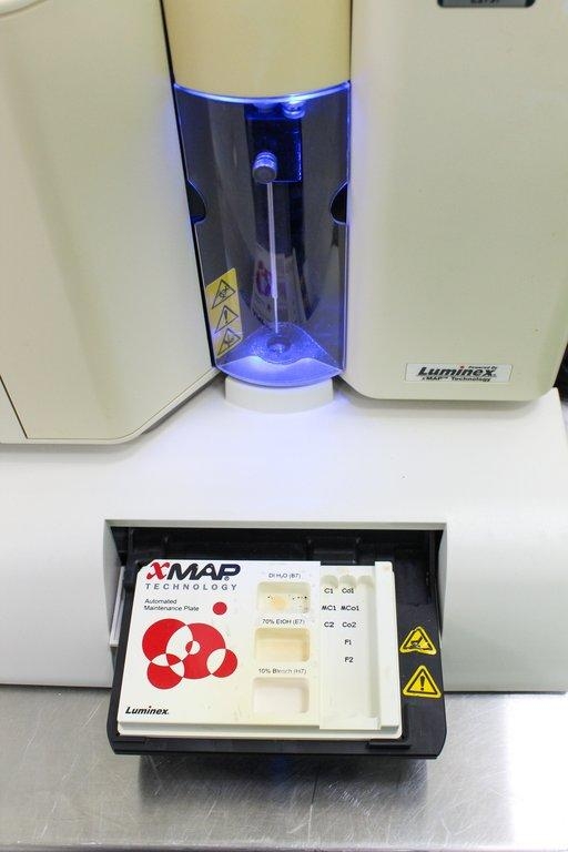 Invitrogen Luminex 100/200 System Cell Analyzer Complete W/ Computer 2018