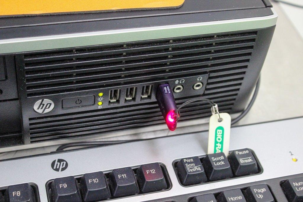 BIO-RAD Luminex Bio-Plex 200 System Analyzer with Computer & Software