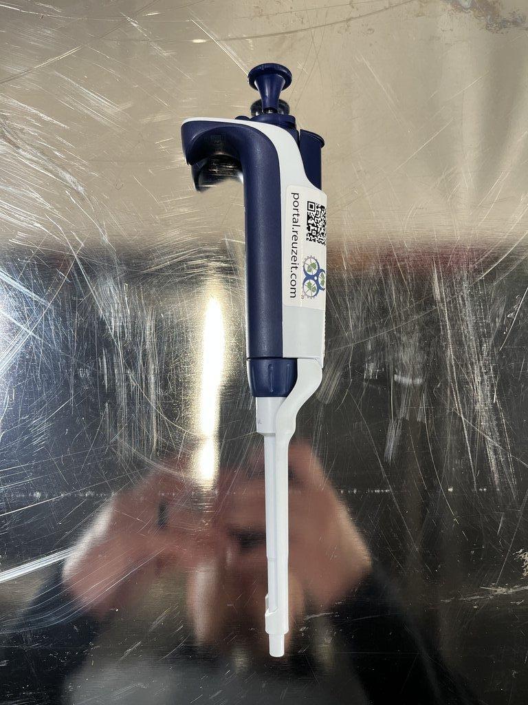 Rainin Pipet-Lite XLS L-100 Pipettor Liquid Handling Manual 100uL Volume Tips