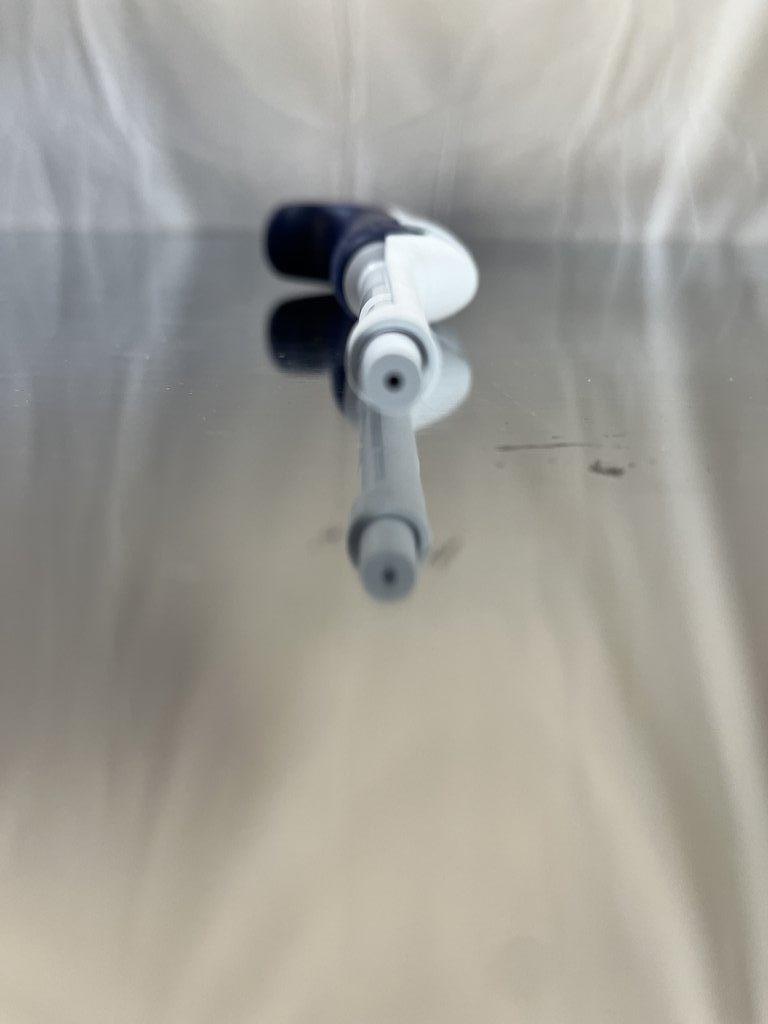 Rainin Pipet-Lite XLS L-100 Pipettor Liquid Handling Manual 100uL Volume Tips