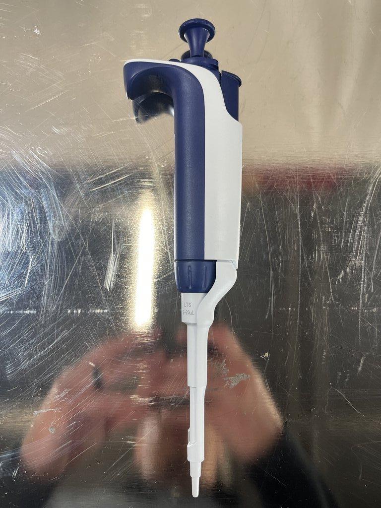 Rainin Pipet-Lite XLS Pipettor 2-20ul Liquid Handling Volumetric Use