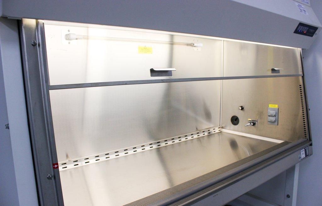 Baker SG503AHE 5ft Biosafety Cabinet Airflow/Ergonomic System