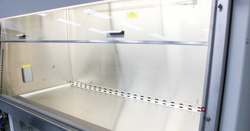Baker SG503AHE 5ft Biosafety Cabinet Airflow/Ergonomic System