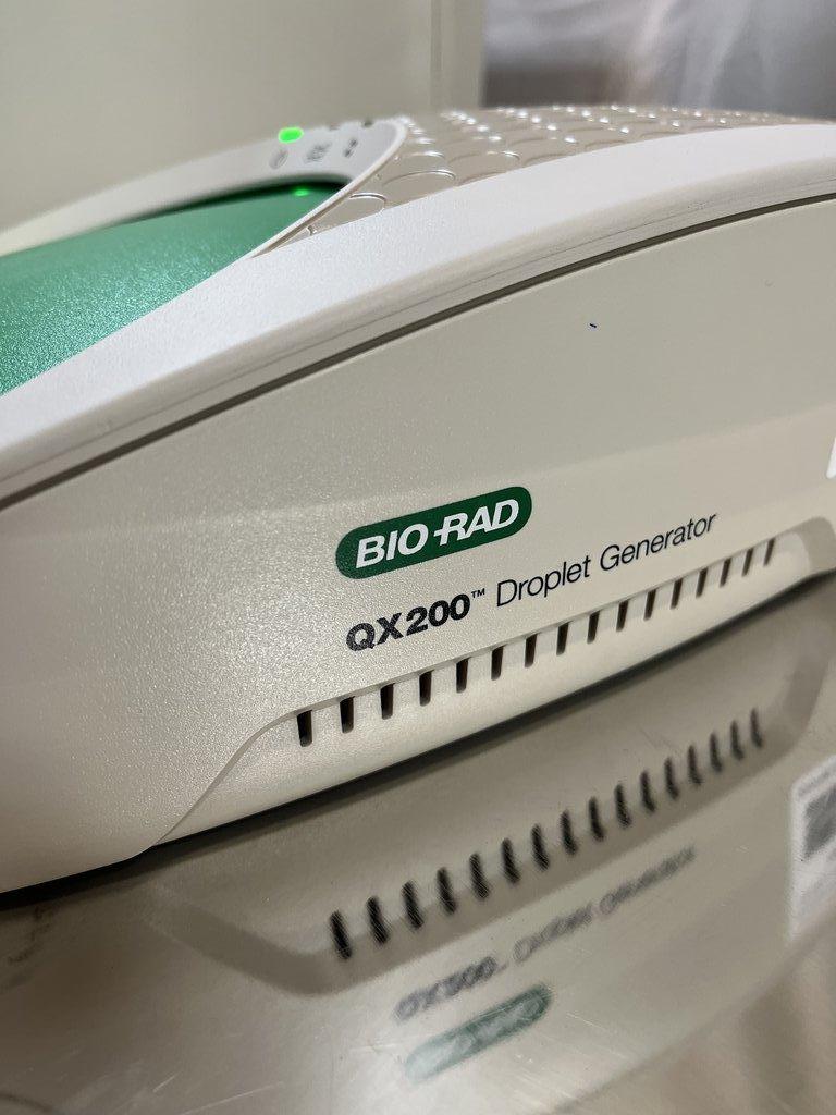 BIO-RAD QX200 Droplet Reader Molecular Analyzer Near New Condition 72 lb
