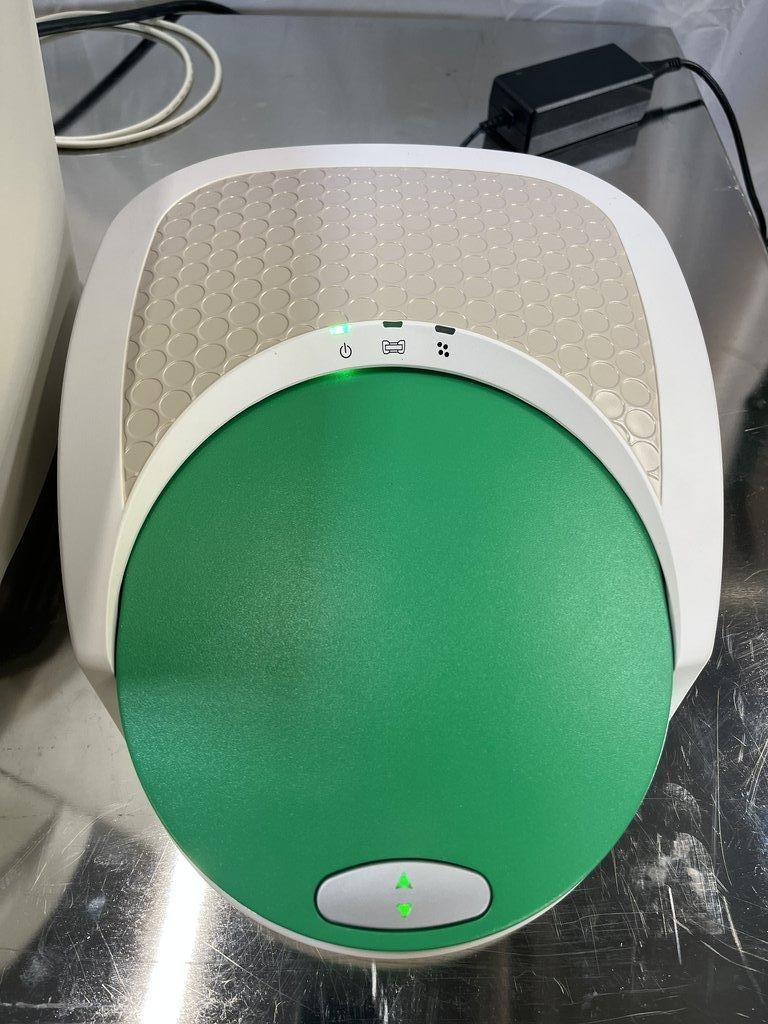 BIO-RAD QX200 Droplet Reader Molecular Analyzer Near New Condition 72 lb