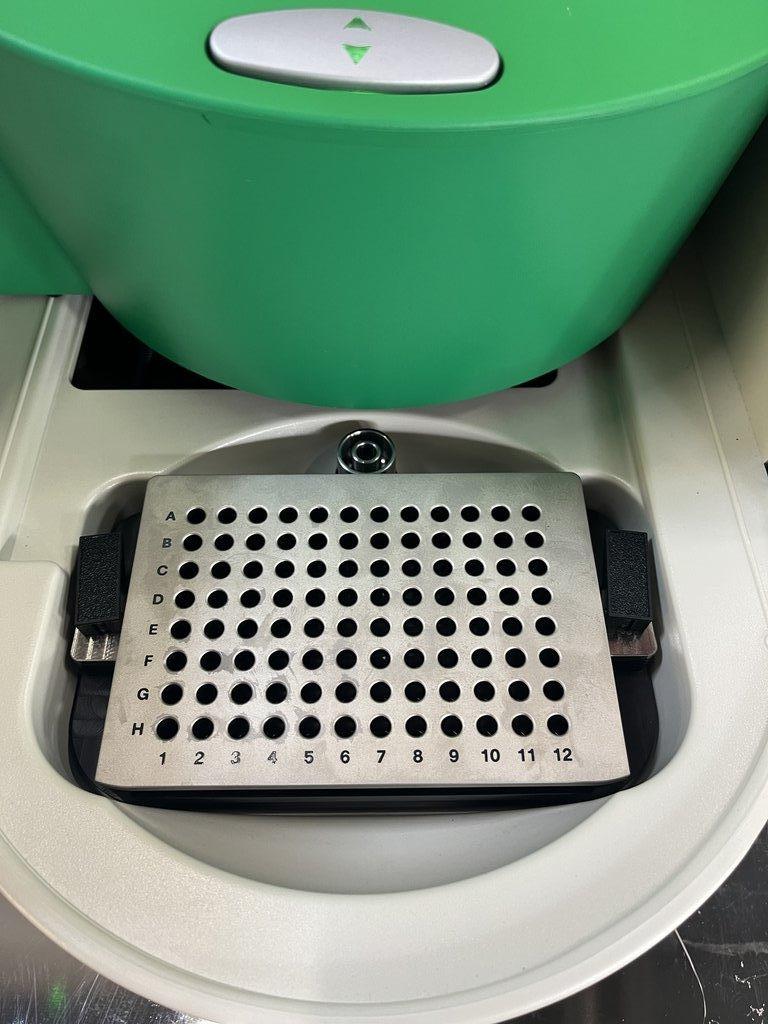 BIO-RAD QX200 Droplet Reader Molecular Analyzer Near New Condition 72 lb