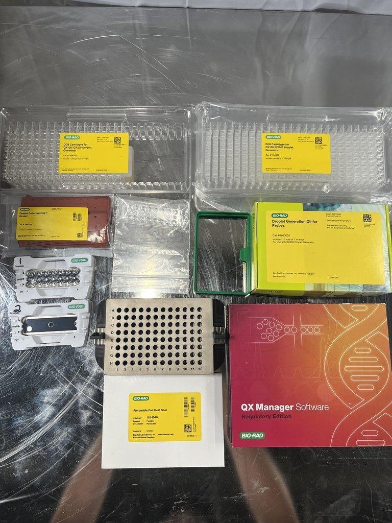 BIO-RAD QX200 Droplet Reader Molecular Analyzer Near New Condition 72 lb