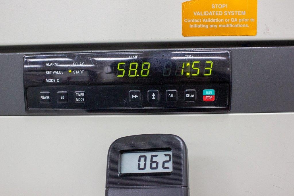 Sanyo MIR-262 Incubator Incubator 5.4 cu.ft Temp Range +5C to +80C PID Control