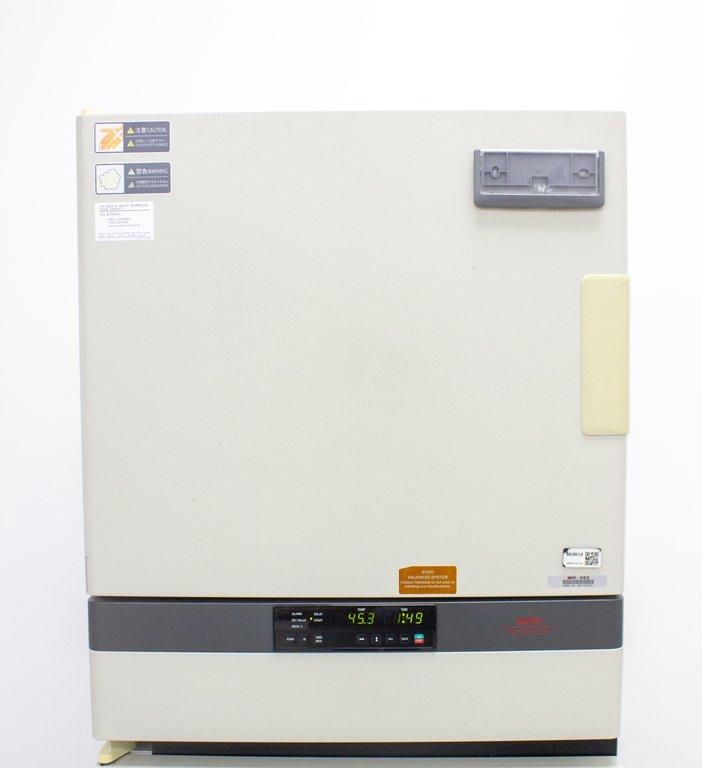 Sanyo MIR-262 Incubator Incubator 5.4 cu.ft Temp Range +5C to +80C PID Control