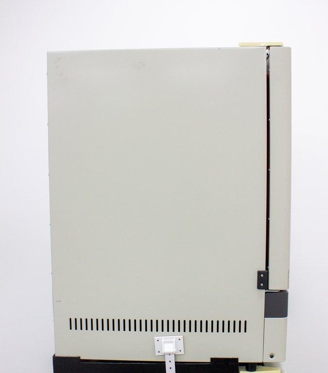 Sanyo MIR-262 Incubator Incubator 5.4 cu.ft Temp Range +5C to +80C PID Control