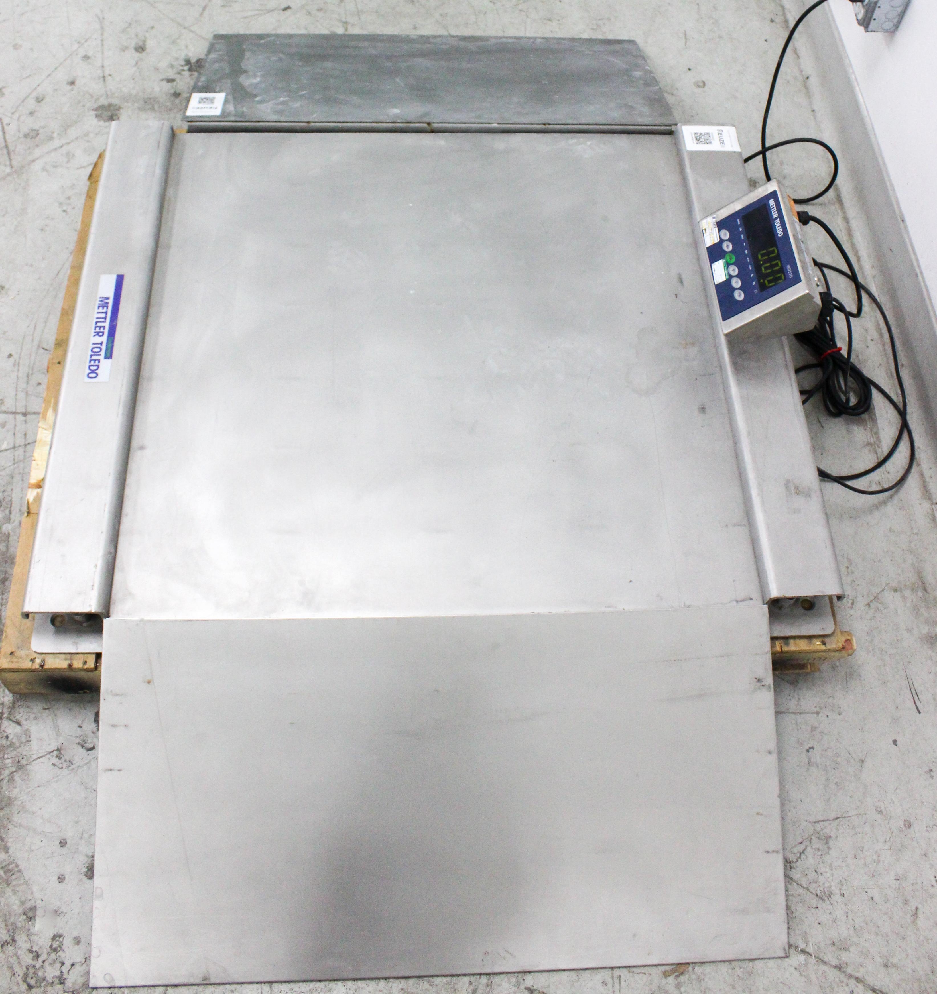 Mettler Toledo IND226 with Deckmate Floor Scale Industrial Weighing Terminal System