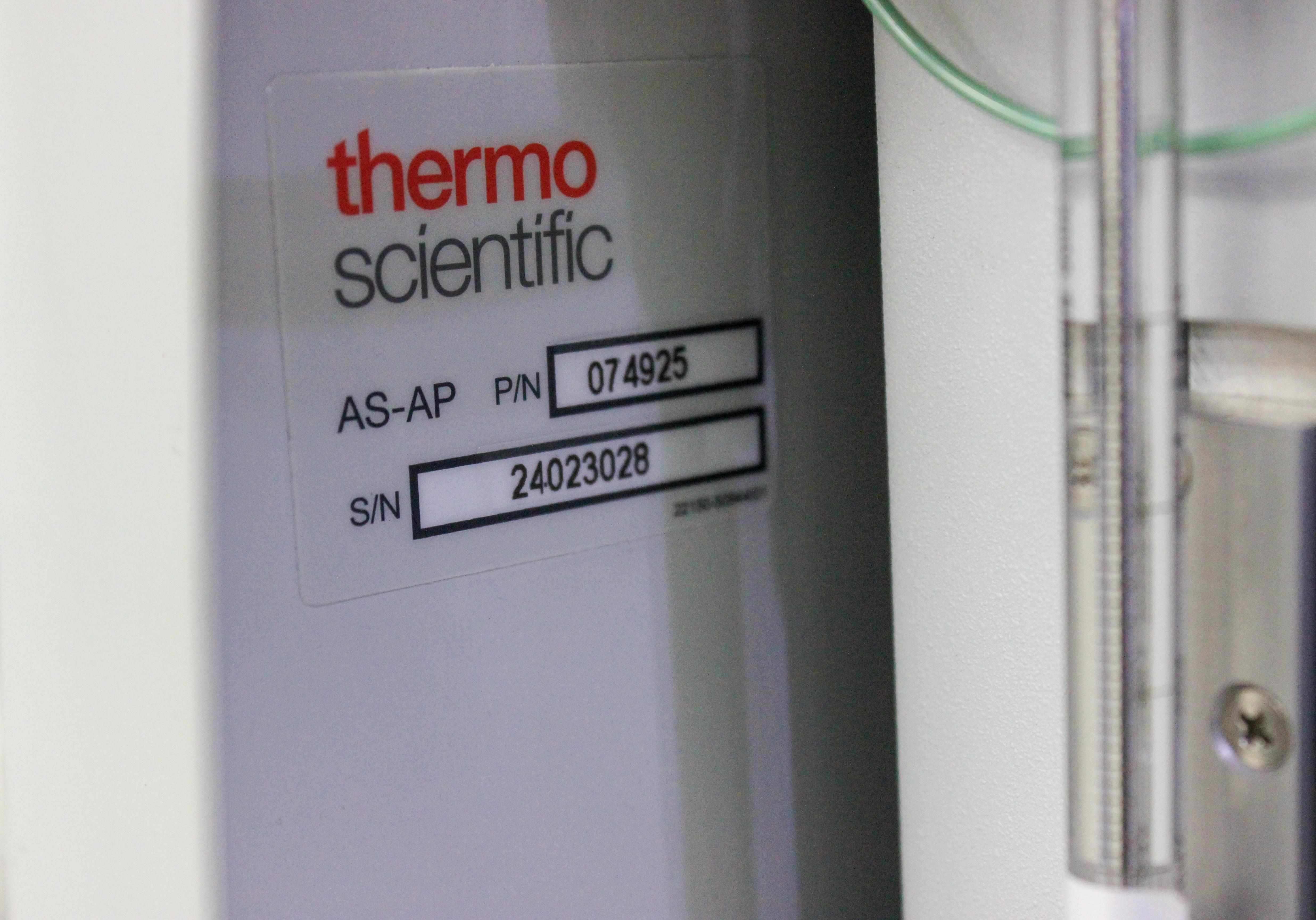 Thermo Dionex AS-AP Auto Sampler for Ion Chromatography Precision 81 Vials