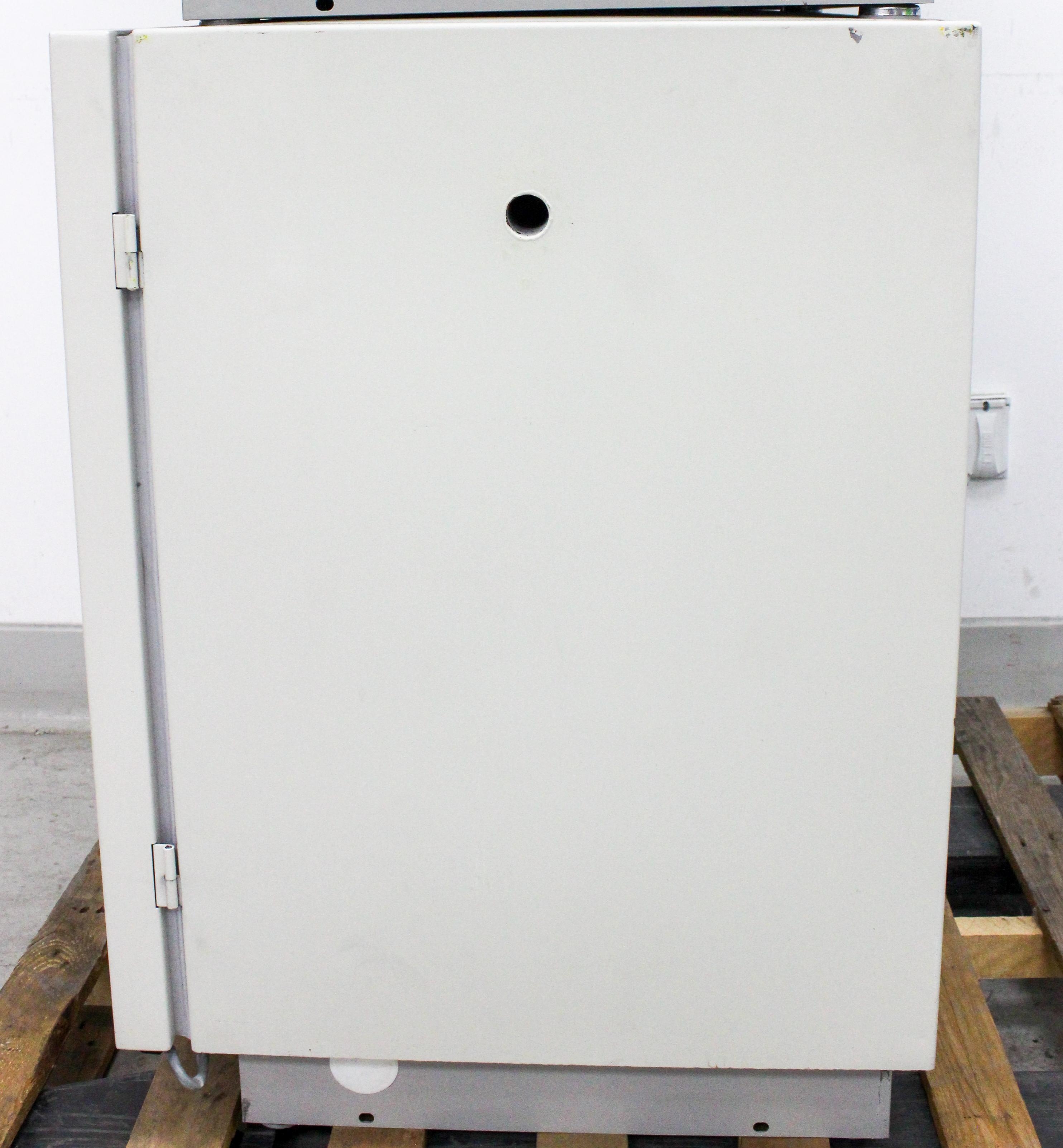 NuAire NU-4750 CO2 Water-Jacketed Incubator for In-Vitro Growth