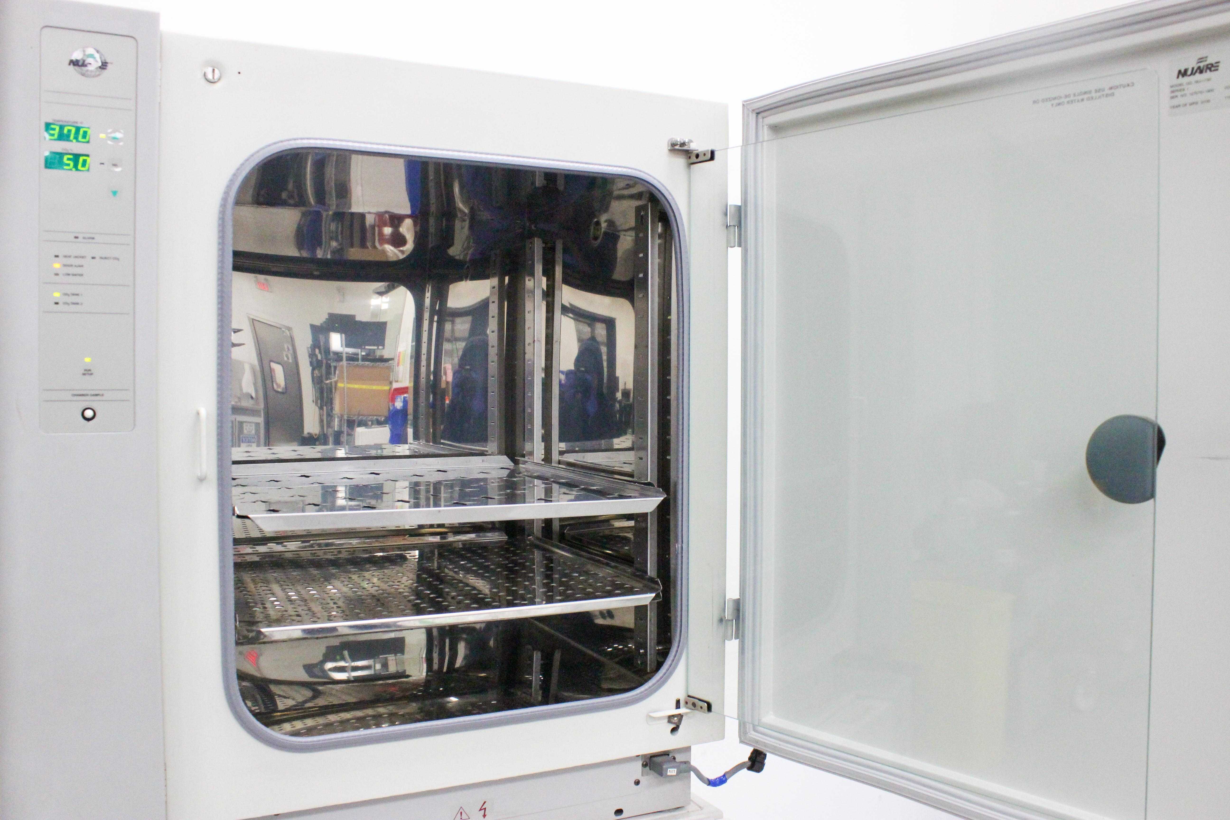 NuAire NU-4750 Dual Stack CO2 Incubator Water-Jacketed 20 Gal Capacity