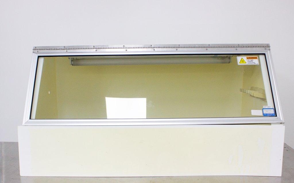 CBS H-048 Electrophoresis Tissue Culture Hood UV/Fluorescence Lamps 120V