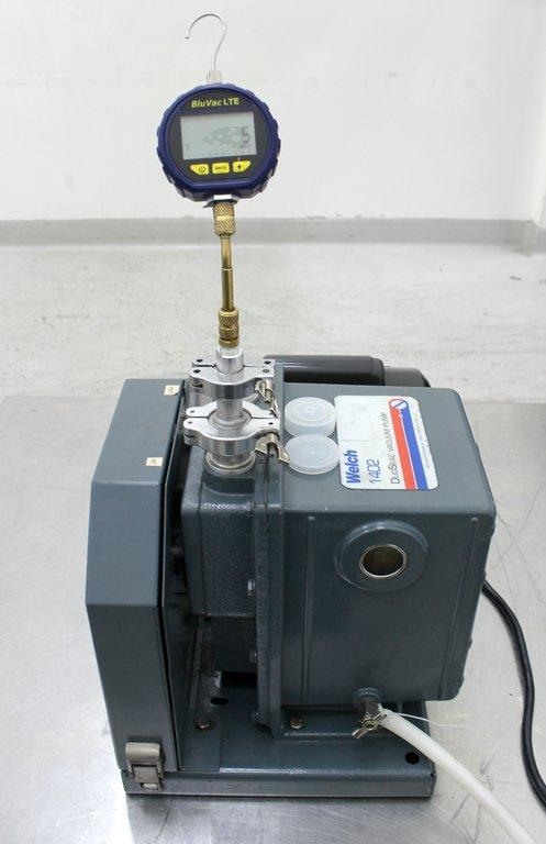 Welch Duoseal Vacuum Pump 1402 Very Good Condition 5 Torr-Microns Tested