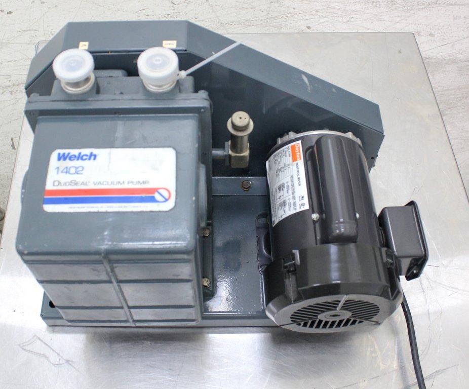 Welch Duoseal Vacuum Pump 1402 Vacuum Equipment Tested 5 Torr 120V/220V