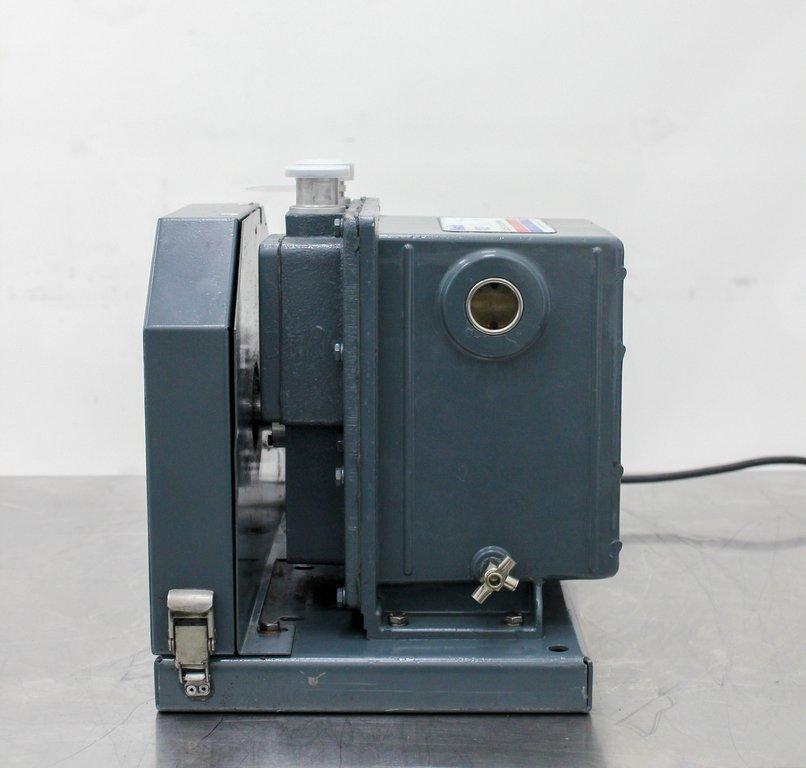 Welch Duoseal Vacuum Pump 1402 Vacuum Equipment Tested 5 Torr 120V/220V