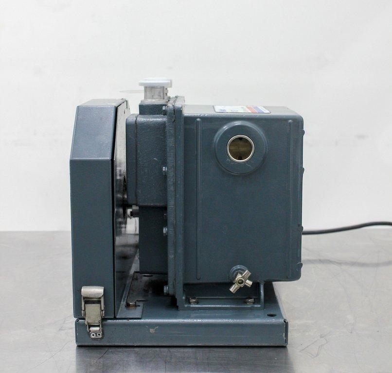 Welch Duoseal Vacuum Pump 1402 Very Good Condition 5 Torr-Microns Tested