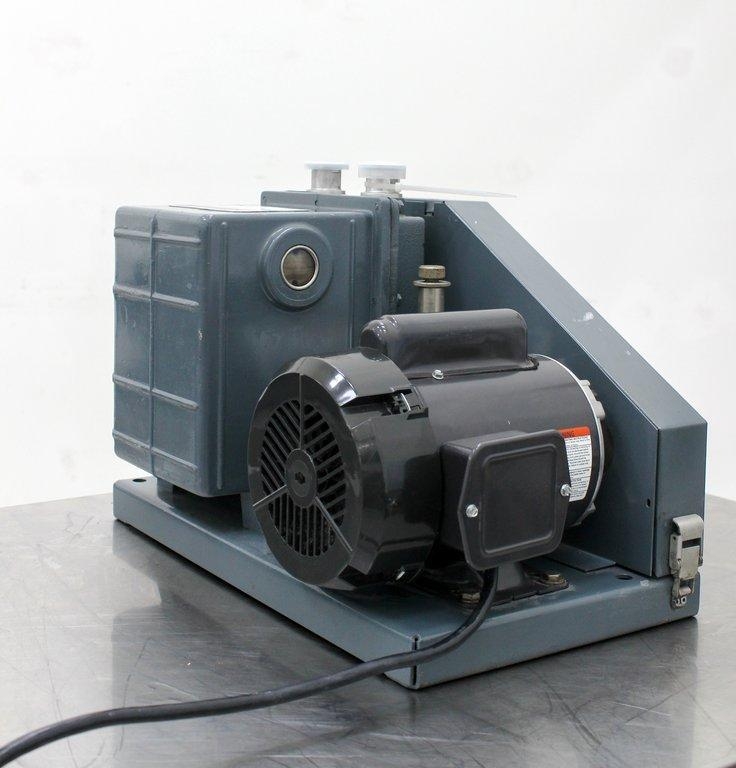 Welch Duoseal Vacuum Pump 1402 Very Good Condition 5 Torr-Microns Tested