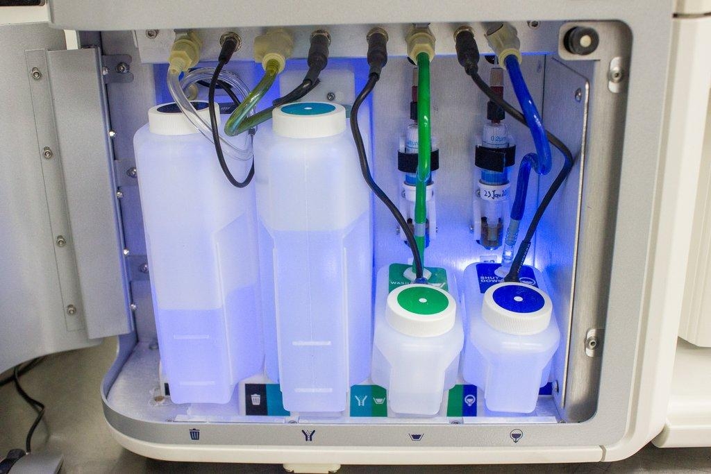 Thermo Invitrogen Attune NxT Flow Cytometer 1K uL/min Acoustic Focus Computer