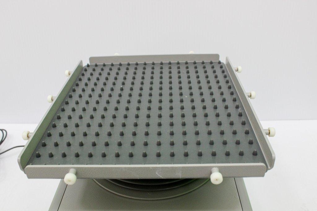 Thermo Scientific 88882001 Digital Rocker Laboratory Equipment, Excellent