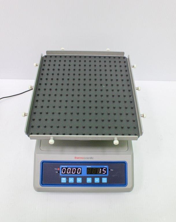 Thermo Scientific 88882001 Digital Rocker Laboratory Equipment, Excellent