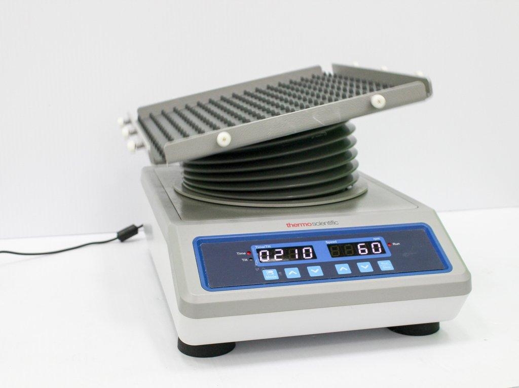 Thermo Scientific 88882001 Digital Rocker Laboratory Equipment, Excellent