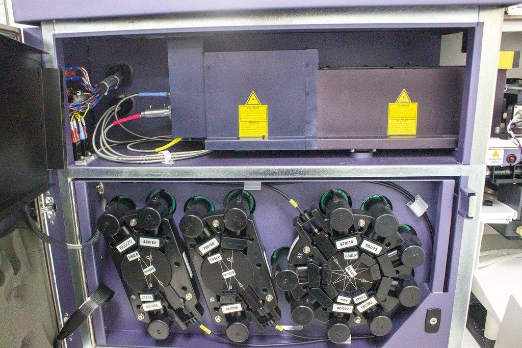 BD FACSAria III Cell Sorter Multicolor Performance Pressure Driven 2011