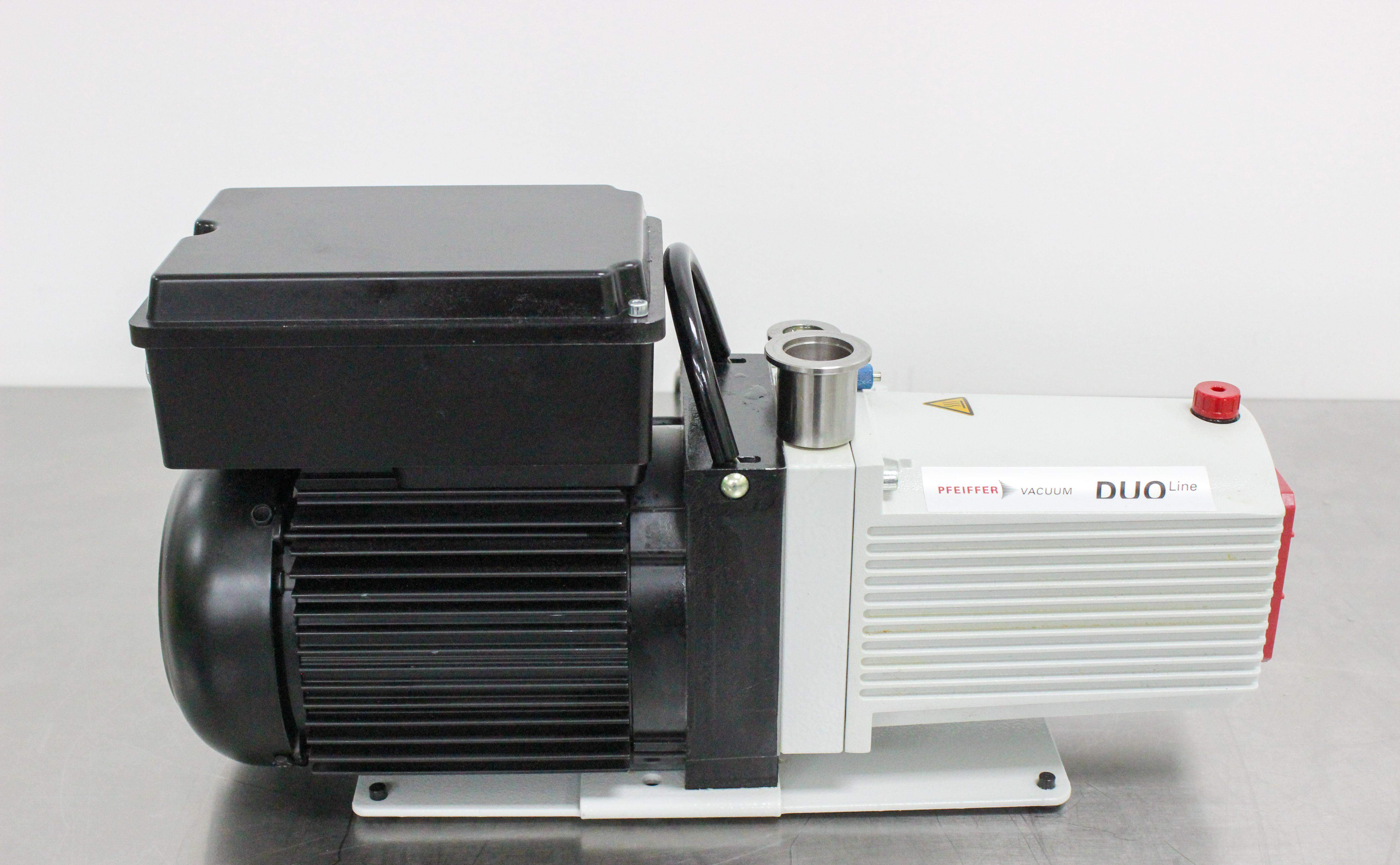 Pfeiffer DUO 11 Vacuum Pump Rotary Vane 0.012mbar Tested 2022 Dual Voltage