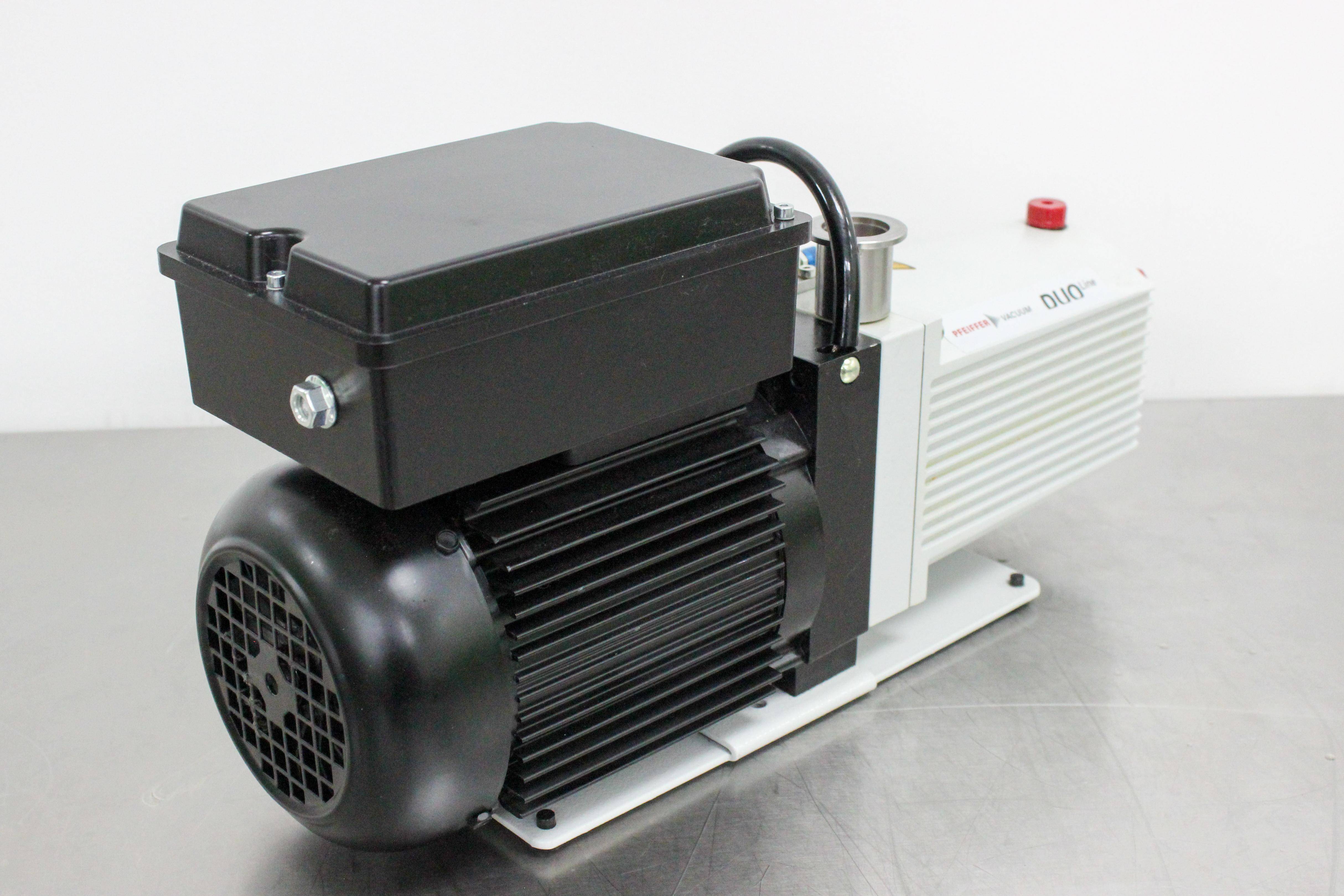 Pfeiffer DUO 11 Vacuum Pump Rotary Vane 0.012mbar Tested 2022 Dual Voltage